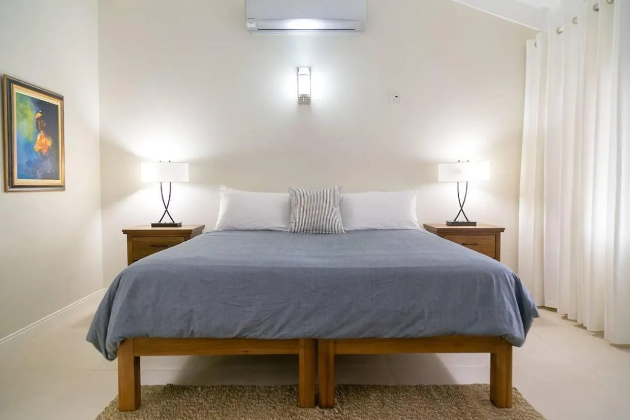 Holiday home Captivating 2-Bed Town-House In Kingston Jamaica